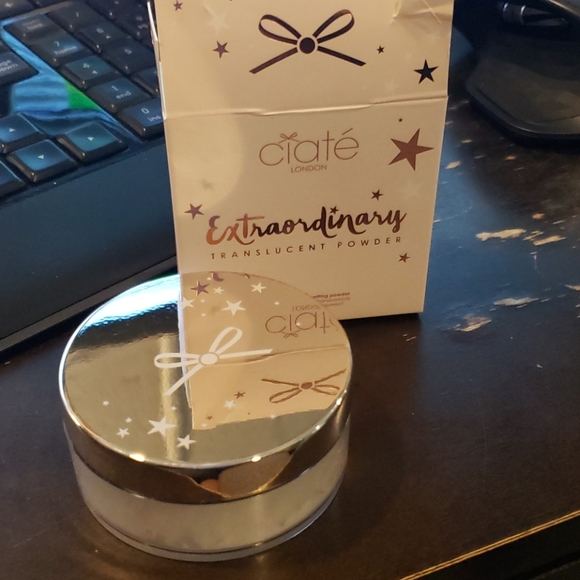 Translucent Powder - Picture 2 of 5